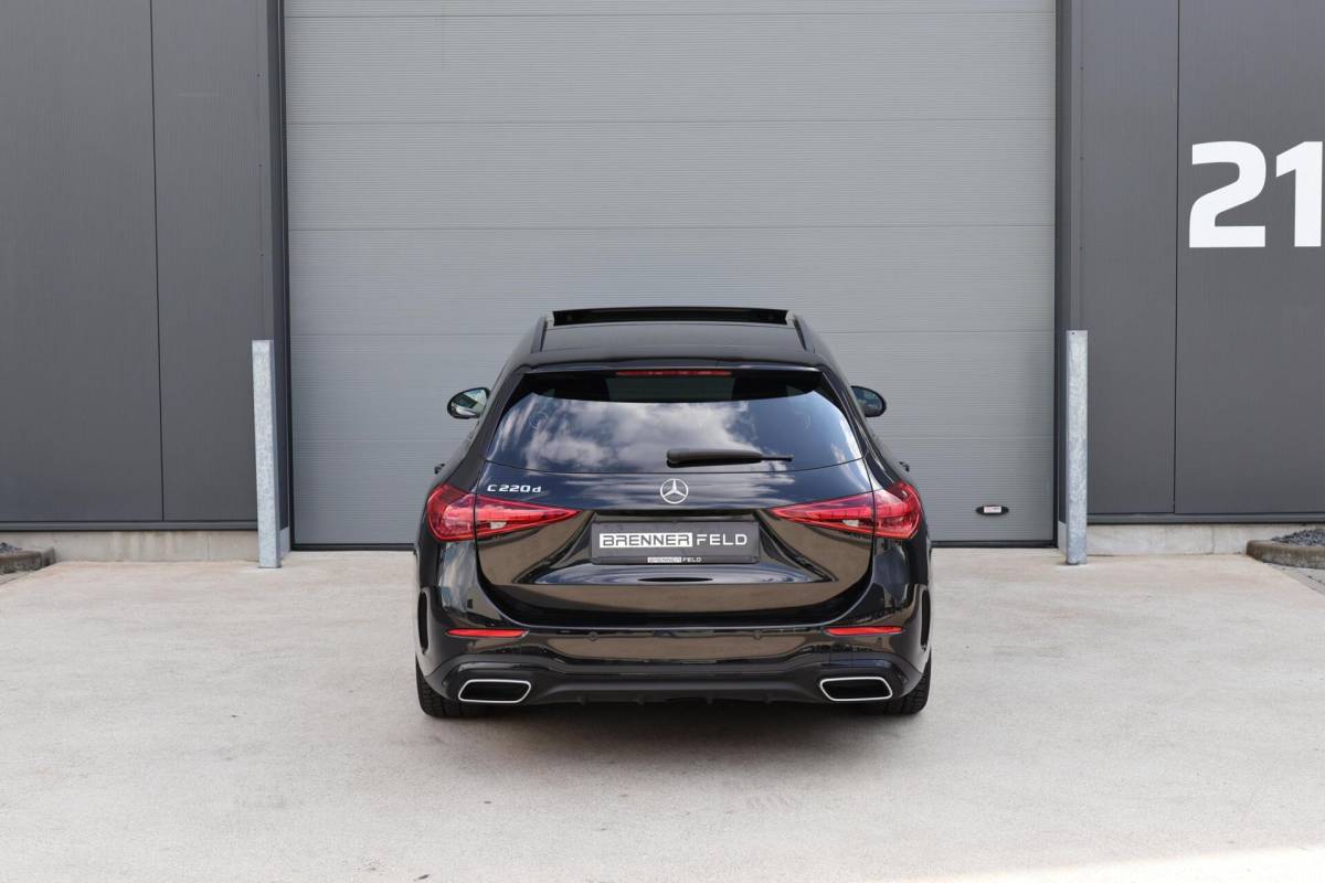 Mercedes-Benz C-Klasse Mercedes C-klasse Estate 220 d AMG Line / Panoramadak / Burmester Surround / Massage Stoelen / Night Pakket / Trekhaak Wegklapbaar