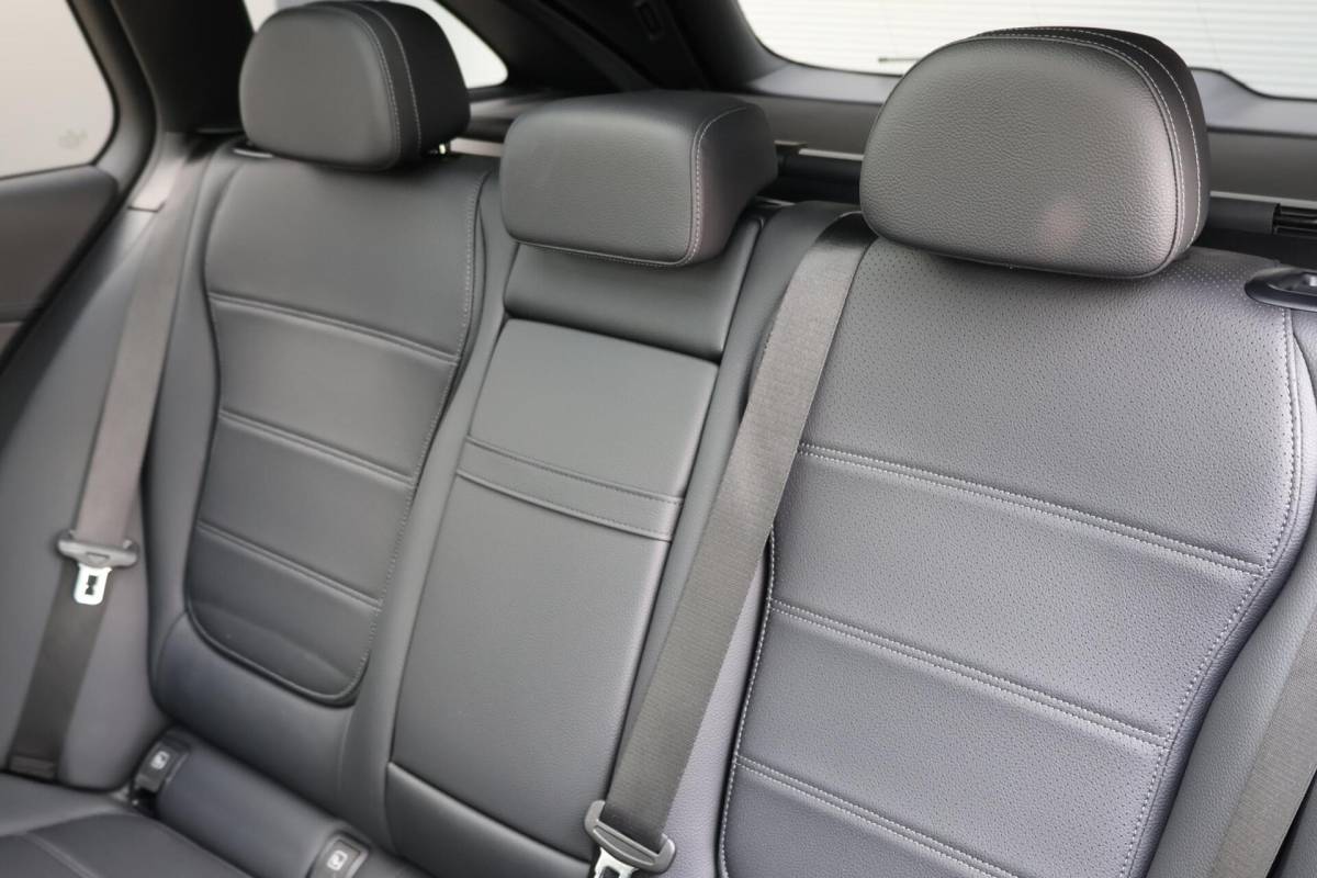 Mercedes-Benz C-Klasse Mercedes C-klasse Estate 220 d AMG Line / Panoramadak / Burmester Surround / Massage Stoelen / Night Pakket / Trekhaak Wegklapbaar