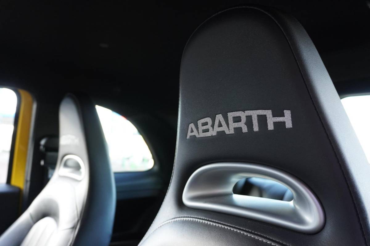 Fiat 500 Fiat 500 1.4 T-Jet Abarth Competizione 595 Automaat | 91.000KM | NL auto | Vol opties | 180PK | Inruil mogelijk