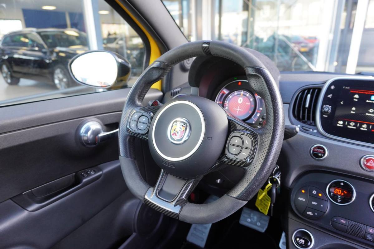 Fiat 500 Fiat 500 1.4 T-Jet Abarth Competizione 595 Automaat | 91.000KM | NL auto | Vol opties | 180PK | Inruil mogelijk