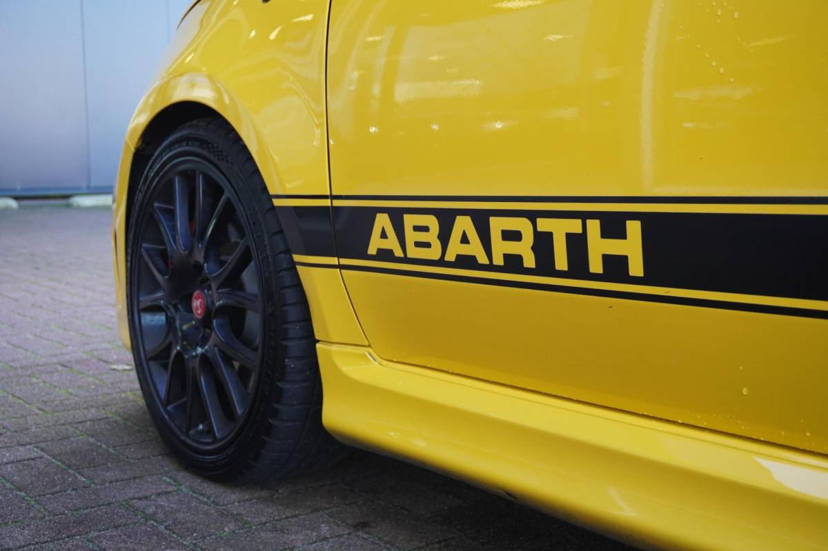 Fiat 500 Fiat 500 1.4 T-Jet Abarth Competizione 595 Automaat | 91.000KM | NL auto | Vol opties | 180PK | Inruil mogelijk