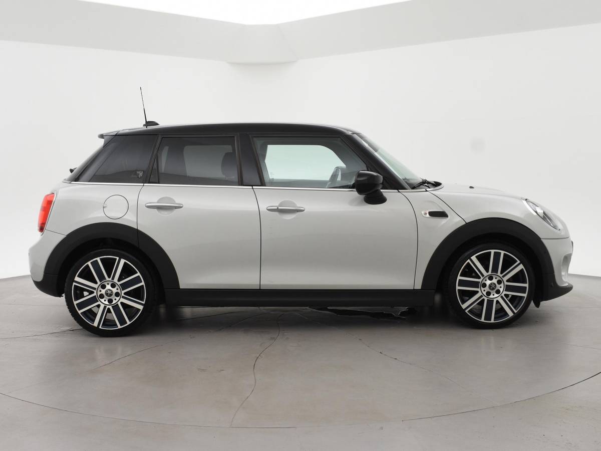 MINI 5-Deurs MINI 5-Deurs 1.5 COOPER AUT. + LEDER | UNION JACK LED | HARMAN/KARDON | MINI YOURS | APPLE CARPLAY