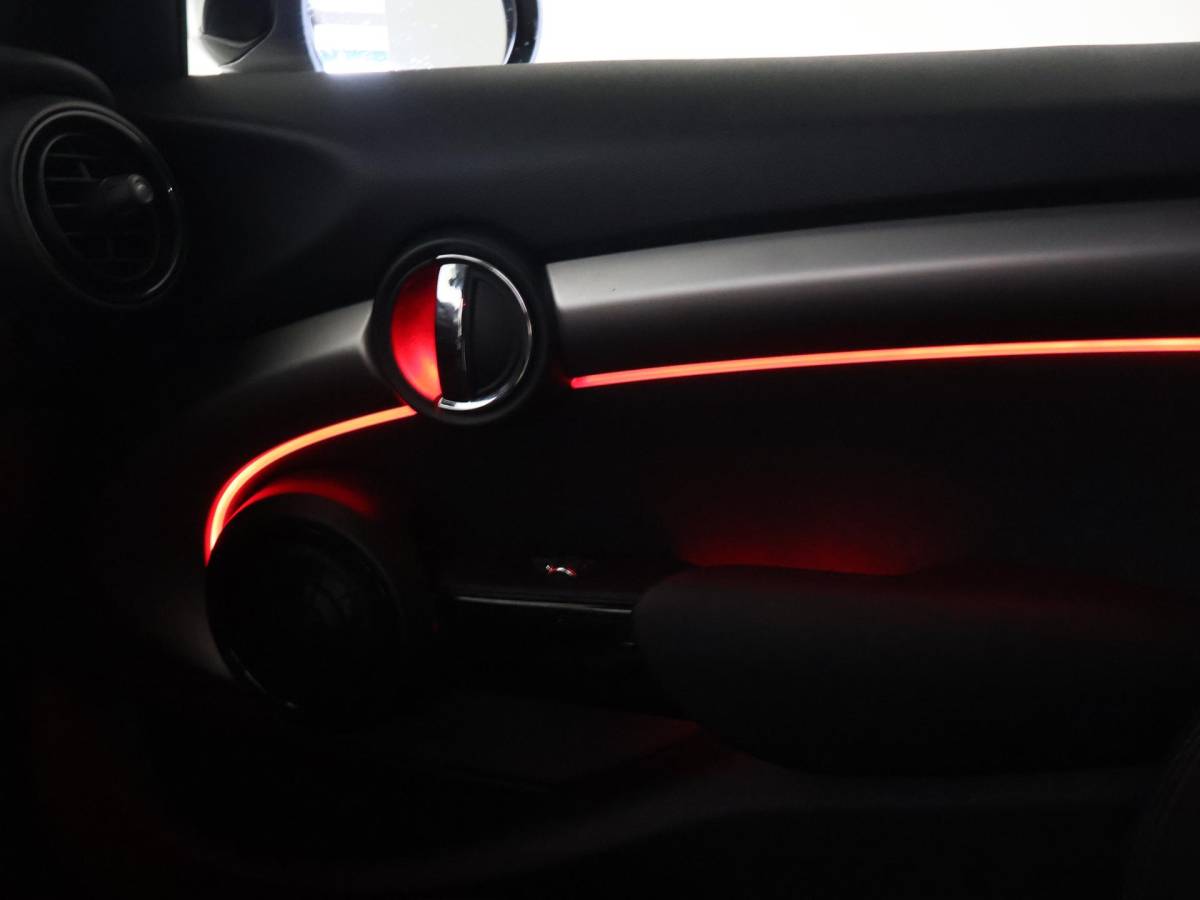 MINI 5-Deurs MINI 5-Deurs 1.5 COOPER AUT. + LEDER | UNION JACK LED | HARMAN/KARDON | MINI YOURS | APPLE CARPLAY