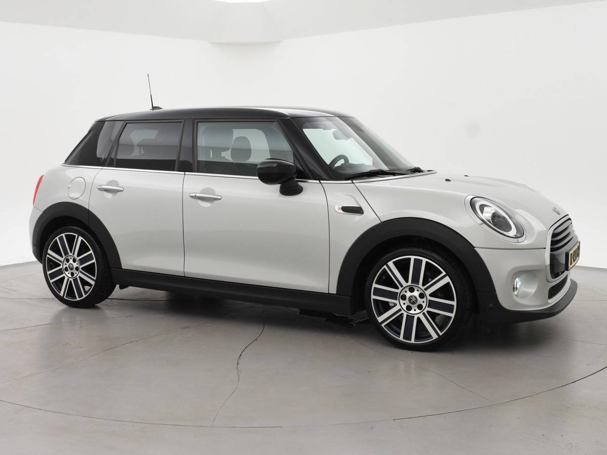 MINI 5-Deurs MINI 5-Deurs 1.5 COOPER AUT. + LEDER | UNION JACK LED | HARMAN/KARDON | MINI YOURS | APPLE CARPLAY