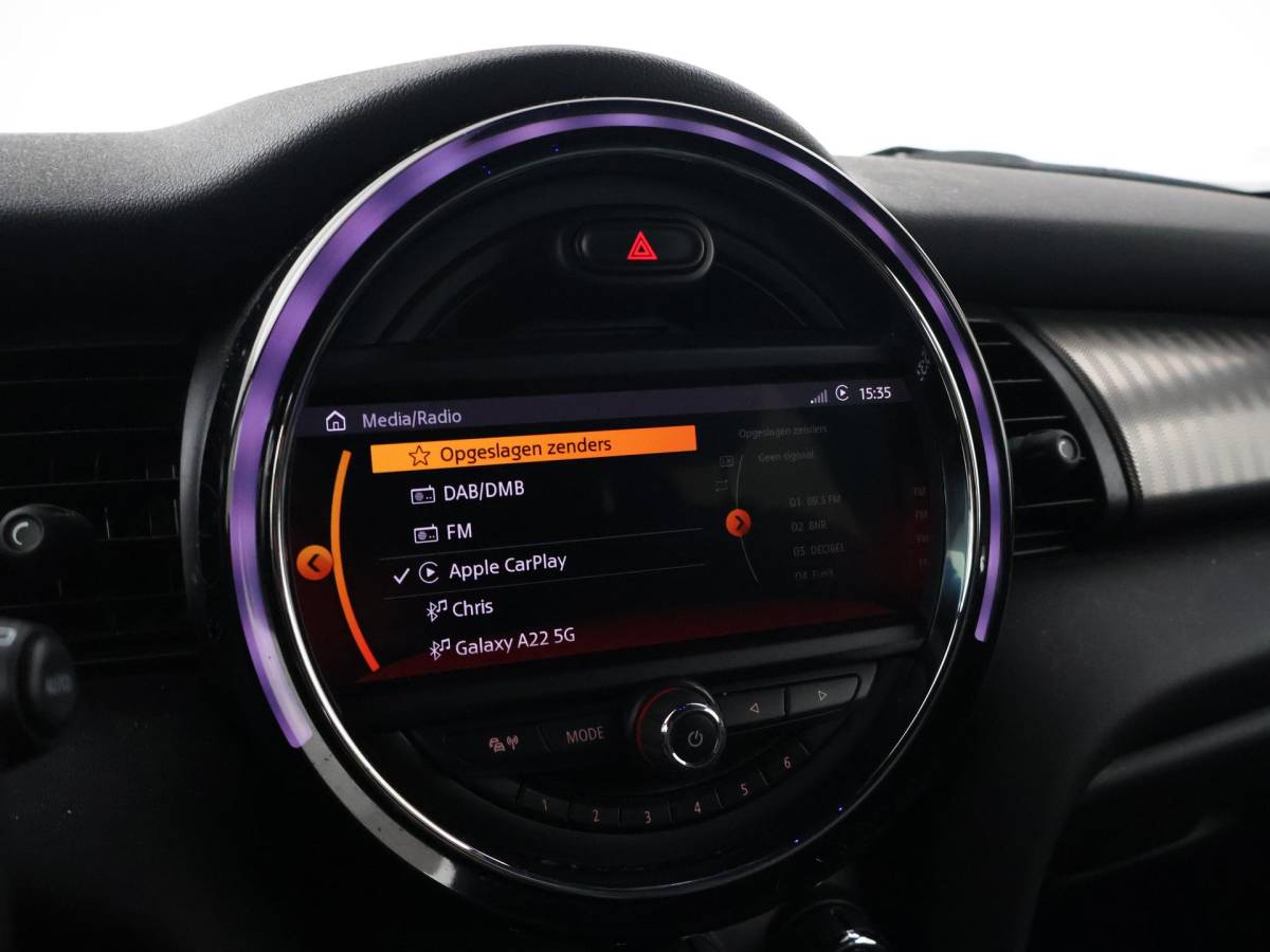 MINI 5-Deurs MINI 5-Deurs 1.5 COOPER AUT. + LEDER | UNION JACK LED | HARMAN/KARDON | MINI YOURS | APPLE CARPLAY