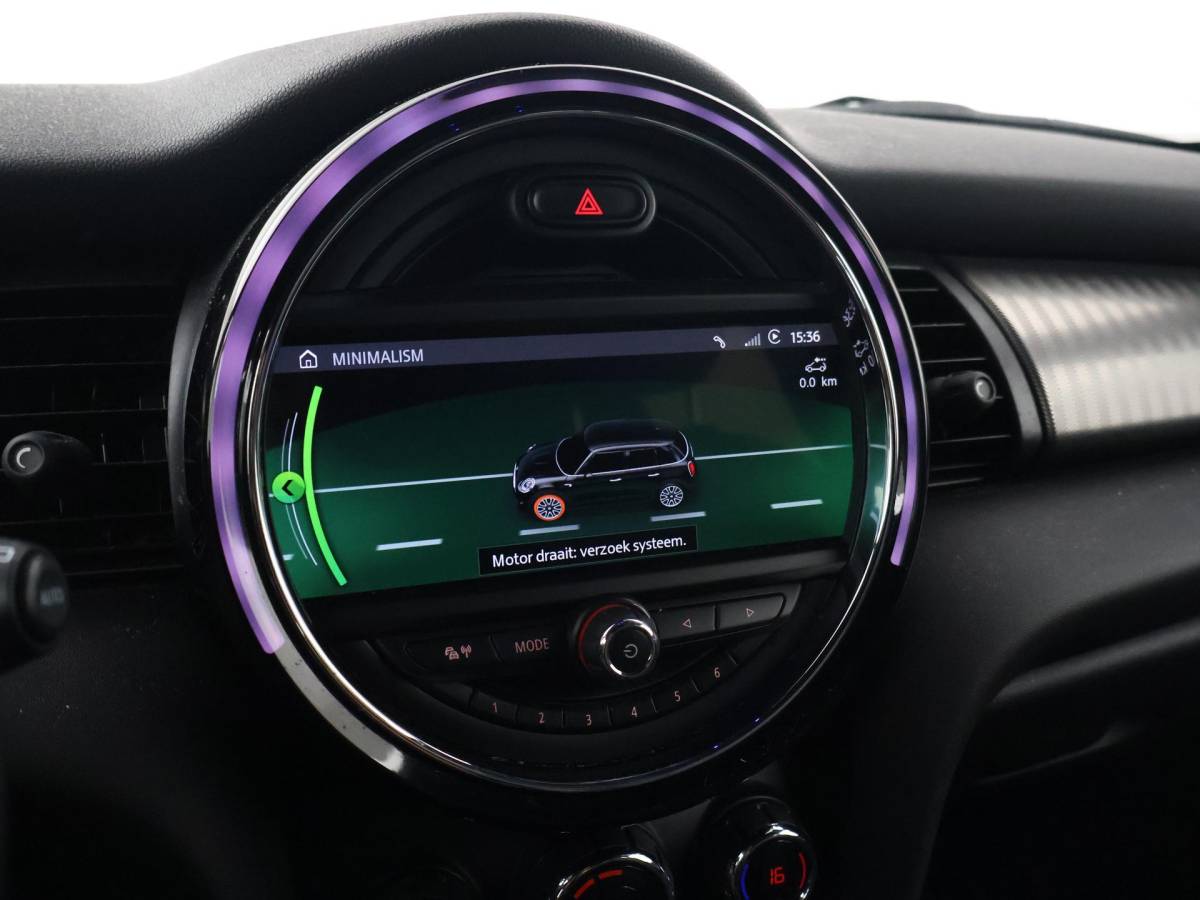 MINI 5-Deurs MINI 5-Deurs 1.5 COOPER AUT. + LEDER | UNION JACK LED | HARMAN/KARDON | MINI YOURS | APPLE CARPLAY
