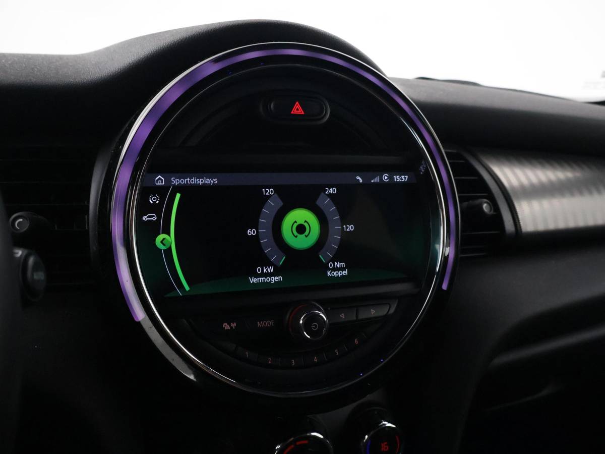 MINI 5-Deurs MINI 5-Deurs 1.5 COOPER AUT. + LEDER | UNION JACK LED | HARMAN/KARDON | MINI YOURS | APPLE CARPLAY
