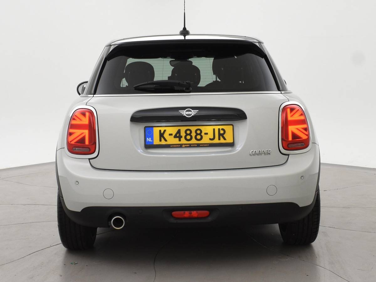 MINI 5-Deurs MINI 5-Deurs 1.5 COOPER AUT. + LEDER | UNION JACK LED | HARMAN/KARDON | MINI YOURS | APPLE CARPLAY