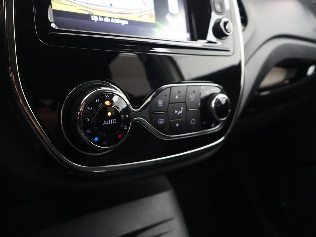 Renault Captur Renault Captur 1.2 TCe TWO-TONE DYNAMIQUE AUTOMAAT + CAMERA | TREKHAAK | KEYLESS | NAVIGATIE