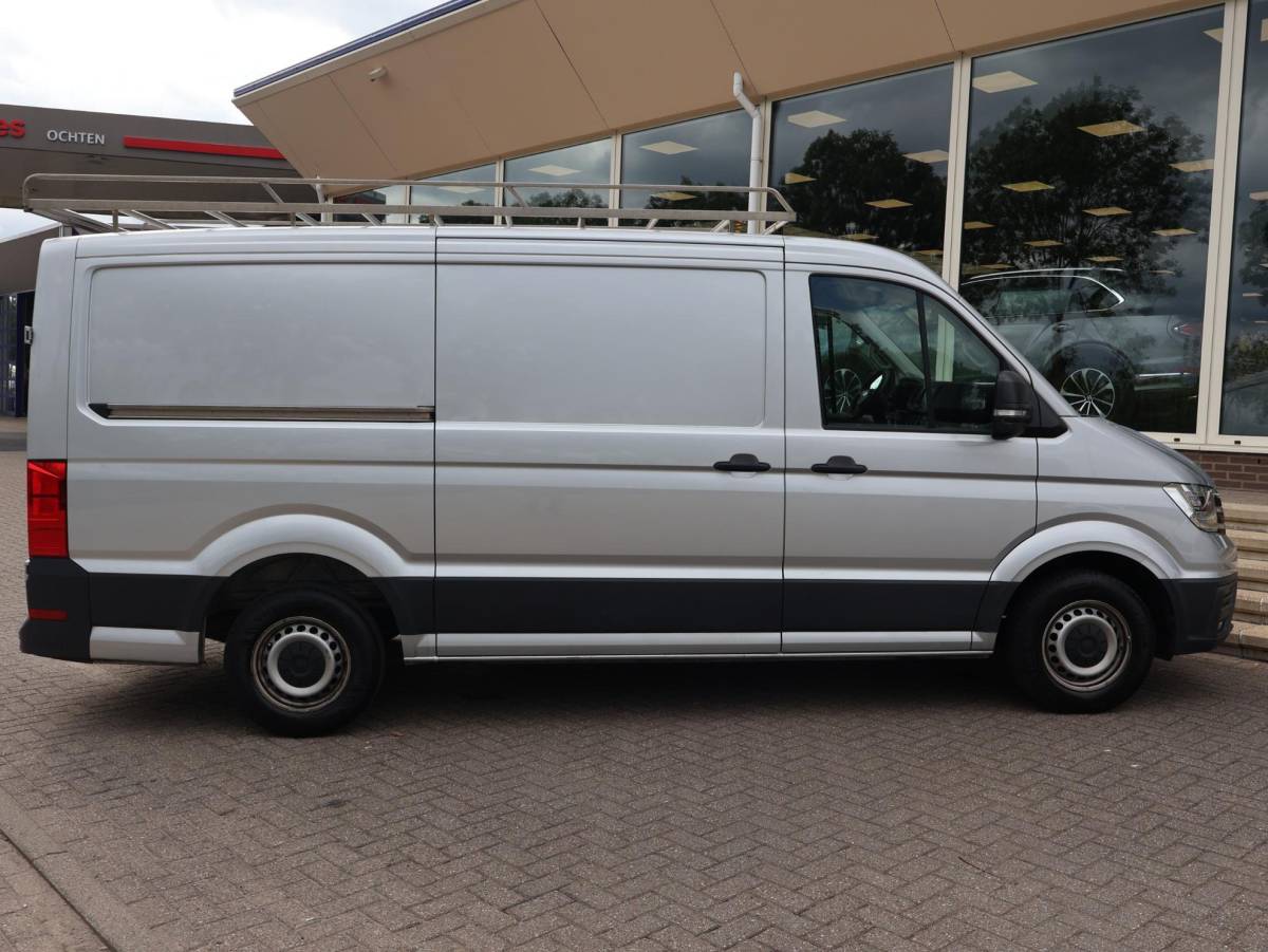 Volkswagen Crafter Volkswagen Crafter 35 2.0TDI L3H2 177 PK AUT. + CAMERA | LED | TREKHAAK 3000 KG | IMPERIAAL | CARPLAY