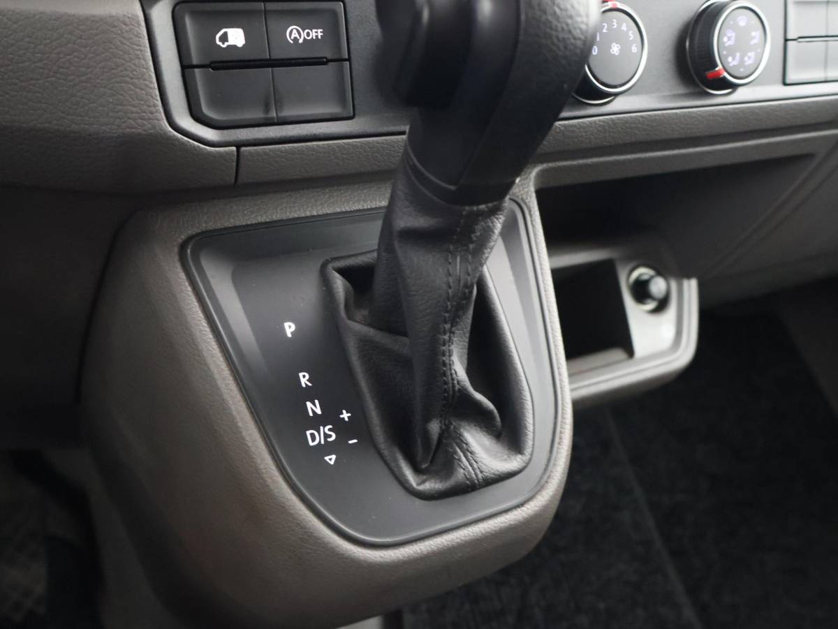 Volkswagen Crafter Volkswagen Crafter 35 2.0TDI L3H2 177 PK AUT. + CAMERA | LED | TREKHAAK 3000 KG | IMPERIAAL | CARPLAY