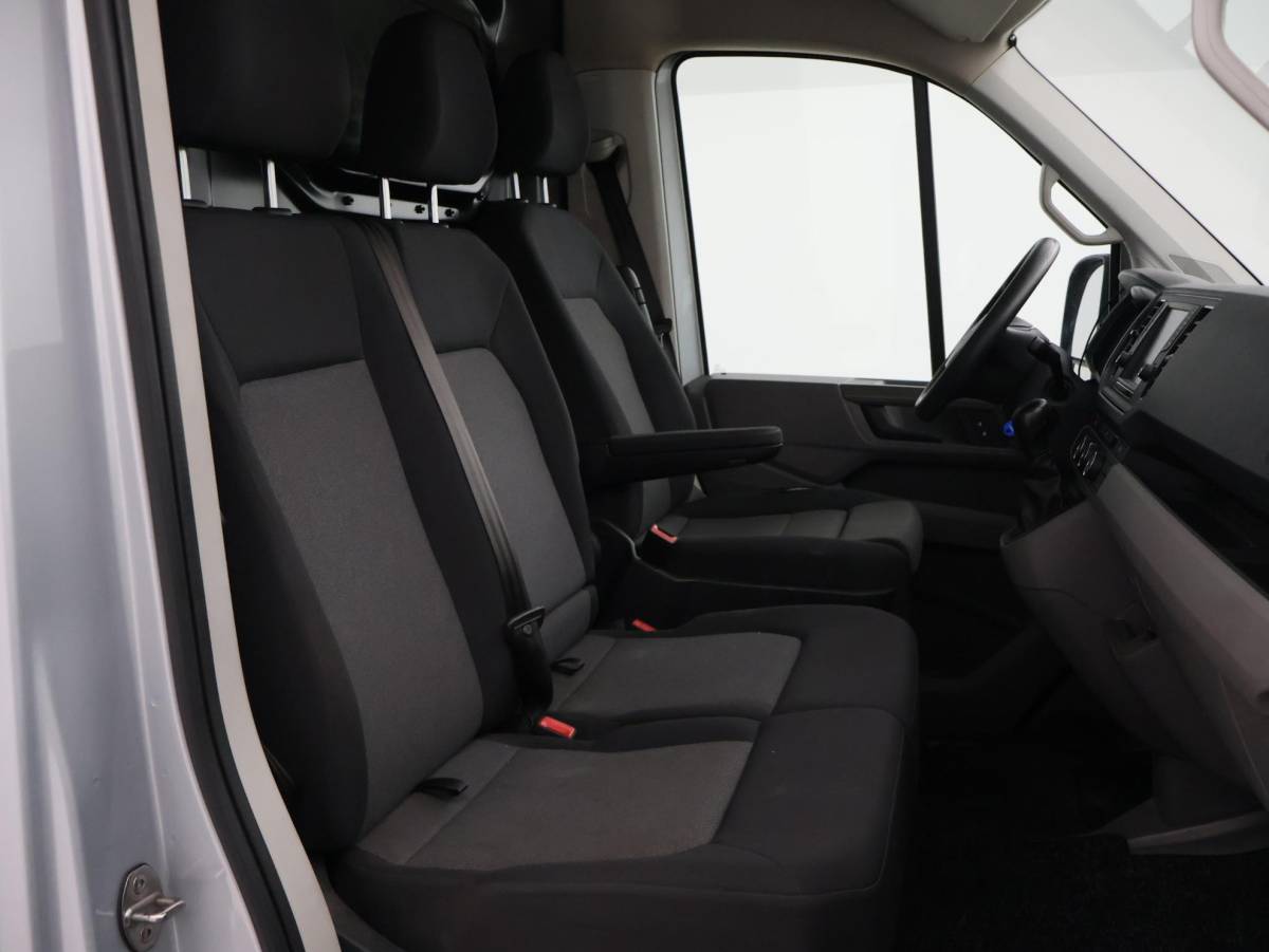 Volkswagen Crafter Volkswagen Crafter 35 2.0TDI L3H2 177 PK AUT. + CAMERA | LED | TREKHAAK 3000 KG | IMPERIAAL | CARPLAY
