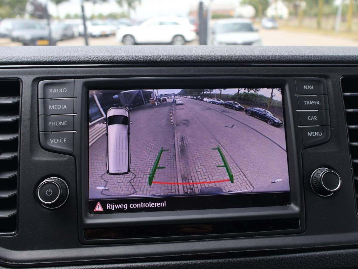 Volkswagen Crafter Volkswagen Crafter 35 2.0TDI L3H2 177 PK AUT. + CAMERA | LED | TREKHAAK 3000 KG | IMPERIAAL | CARPLAY