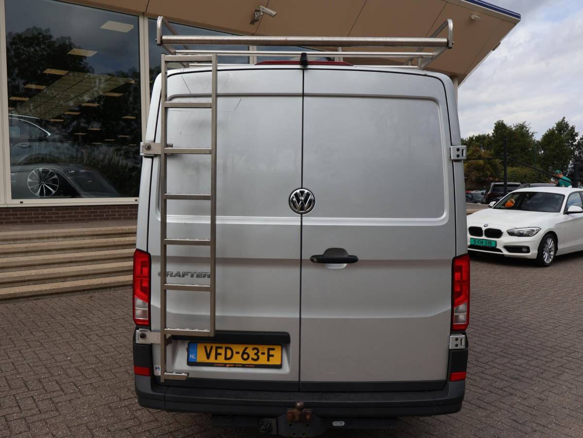 Volkswagen Crafter Volkswagen Crafter 35 2.0TDI L3H2 177 PK AUT. + CAMERA | LED | TREKHAAK 3000 KG | IMPERIAAL | CARPLAY