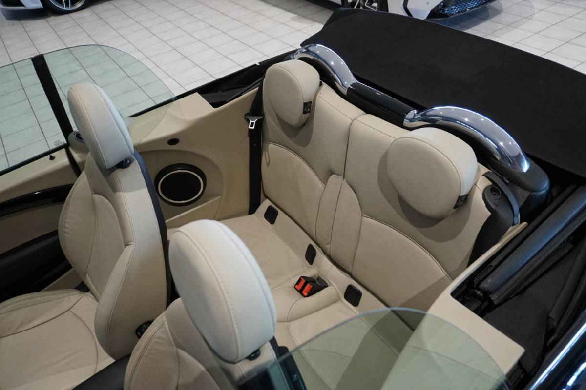 MINI One Cabrio MINI Cabrio 1.6 One Chili + LEDER / PDC
