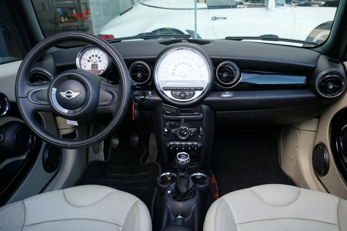 MINI One Cabrio MINI Cabrio 1.6 One Chili + LEDER / PDC