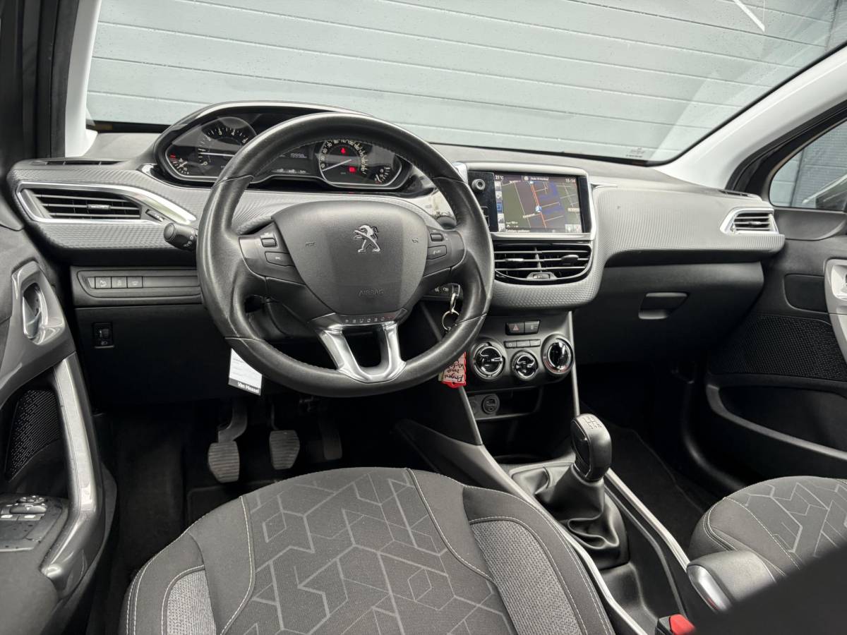 Peugeot 2008 Peugeot 2008 1.2 PureTech Blue Lion ✓D-riem vv in 10-2025✓Navi✓110pk✓Carplay✓Airco✓Cruise✓Pdc✓N.A.P✓Apk tot 12-2026