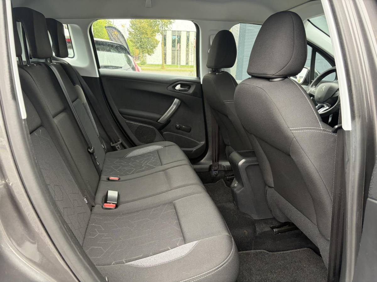 Peugeot 2008 Peugeot 2008 1.2 PureTech Blue Lion ✓D-riem vv in 10-2025✓Navi✓110pk✓Carplay✓Airco✓Cruise✓Pdc✓N.A.P✓Apk tot 12-2026