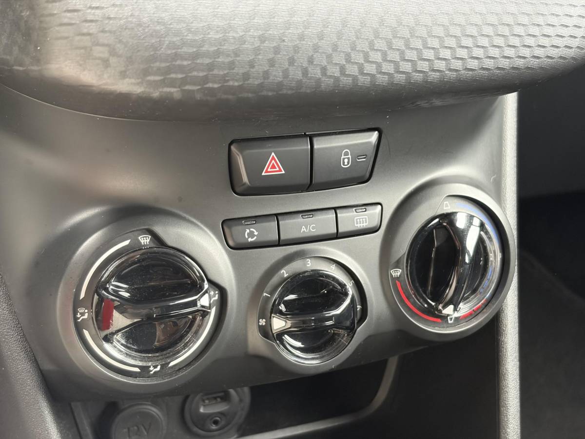 Peugeot 2008 Peugeot 2008 1.2 PureTech Blue Lion ✓D-riem vv in 10-2025✓Navi✓110pk✓Carplay✓Airco✓Cruise✓Pdc✓N.A.P✓Apk tot 12-2026