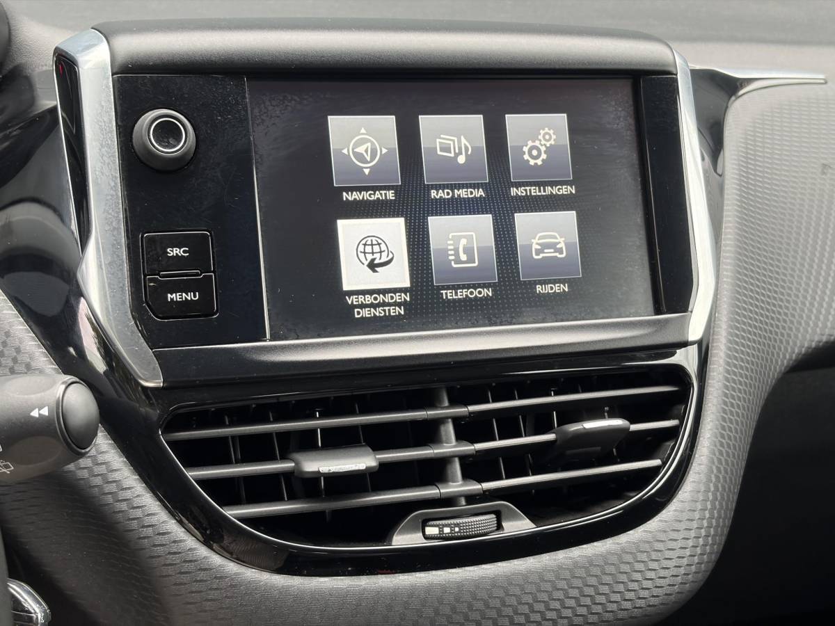 Peugeot 2008 Peugeot 2008 1.2 PureTech Blue Lion ✓D-riem vv in 10-2025✓Navi✓110pk✓Carplay✓Airco✓Cruise✓Pdc✓N.A.P✓Apk tot 12-2026