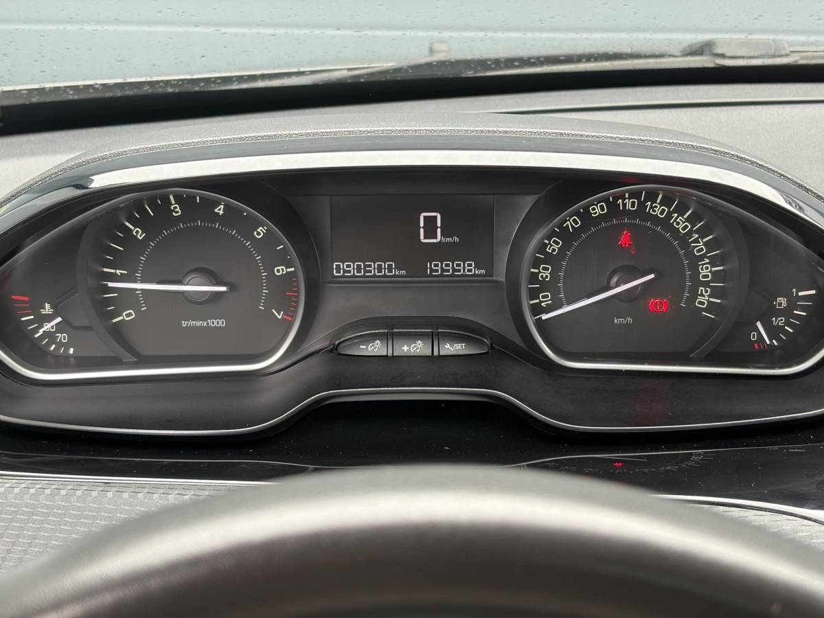 Peugeot 2008 Peugeot 2008 1.2 PureTech Blue Lion ✓D-riem vv in 10-2025✓Navi✓110pk✓Carplay✓Airco✓Cruise✓Pdc✓N.A.P✓Apk tot 12-2026