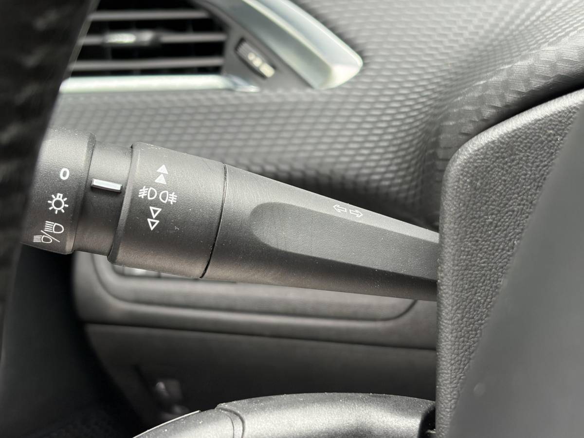 Peugeot 2008 Peugeot 2008 1.2 PureTech Blue Lion ✓D-riem vv in 10-2025✓Navi✓110pk✓Carplay✓Airco✓Cruise✓Pdc✓N.A.P✓Apk tot 12-2026