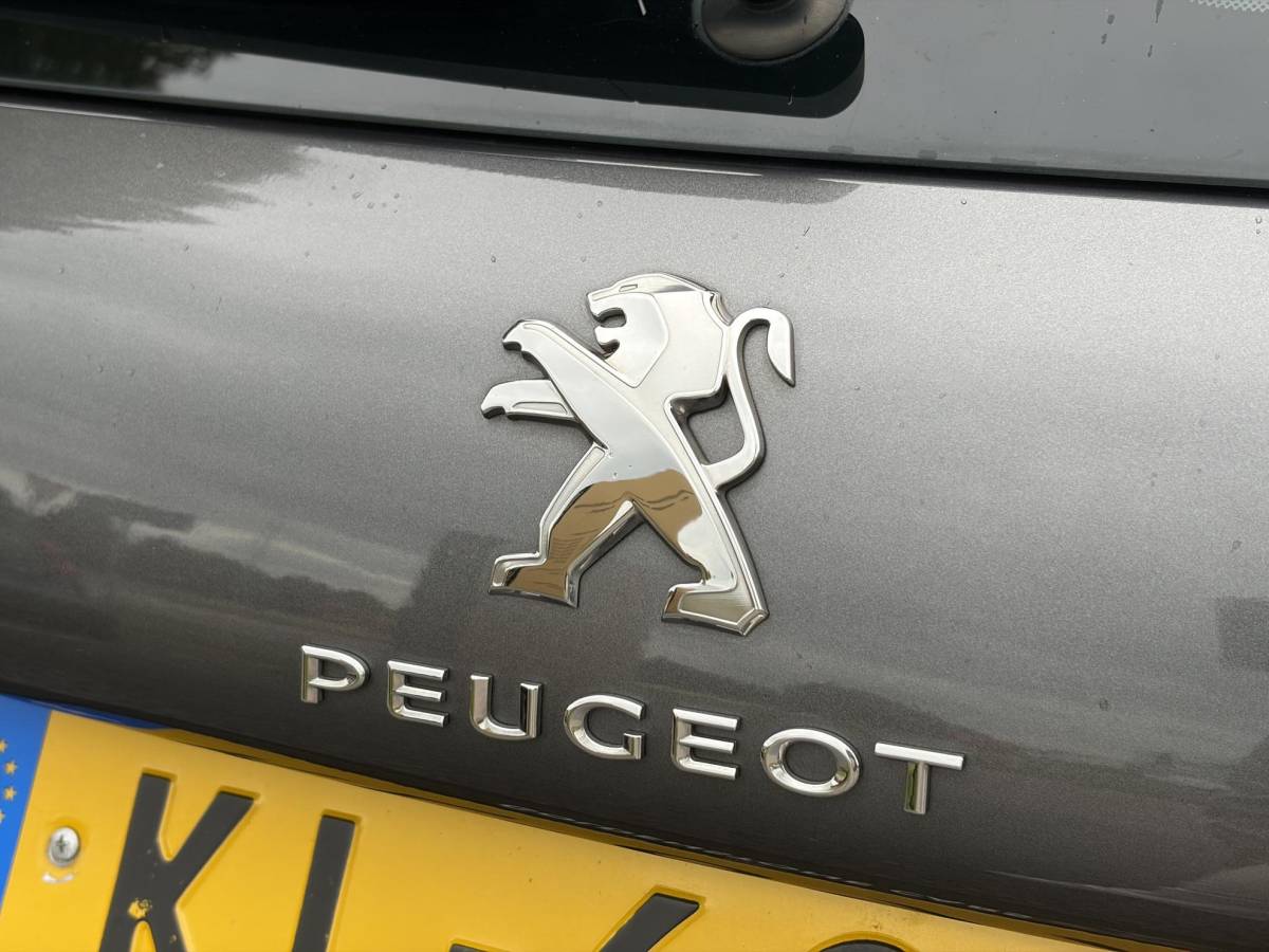 Peugeot 2008 Peugeot 2008 1.2 PureTech Blue Lion ✓D-riem vv in 10-2025✓Navi✓110pk✓Carplay✓Airco✓Cruise✓Pdc✓N.A.P✓Apk tot 12-2026