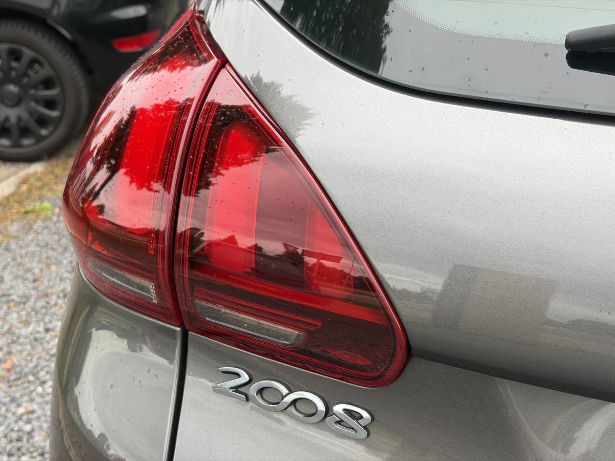 Peugeot 2008 Peugeot 2008 1.2 PureTech Blue Lion ✓D-riem vv in 10-2025✓Navi✓110pk✓Carplay✓Airco✓Cruise✓Pdc✓N.A.P✓Apk tot 12-2026
