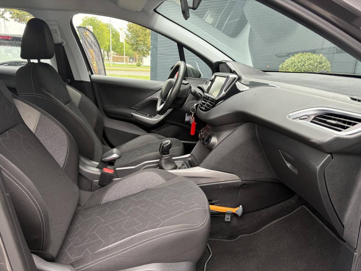 Peugeot 2008 Peugeot 2008 1.2 PureTech Blue Lion ✓D-riem vv in 10-2025✓Navi✓110pk✓Carplay✓Airco✓Cruise✓Pdc✓N.A.P✓Apk tot 12-2026
