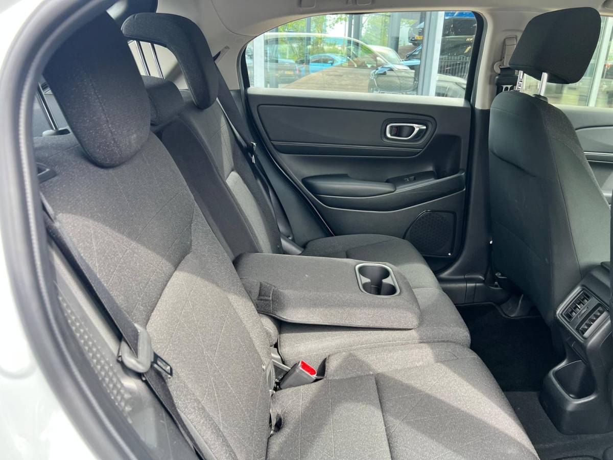 Honda HR-V Honda HR-V 1.5 e:HEV Elegance AUTOMAAT | FULL HYBRID | A. CAMERA | APPLE CARPLAY/ANDROID AUTO | STOELVERWARMING | FULL MAPP NAVIGATIE | NED. AUTO | 1e EIGENAAR |