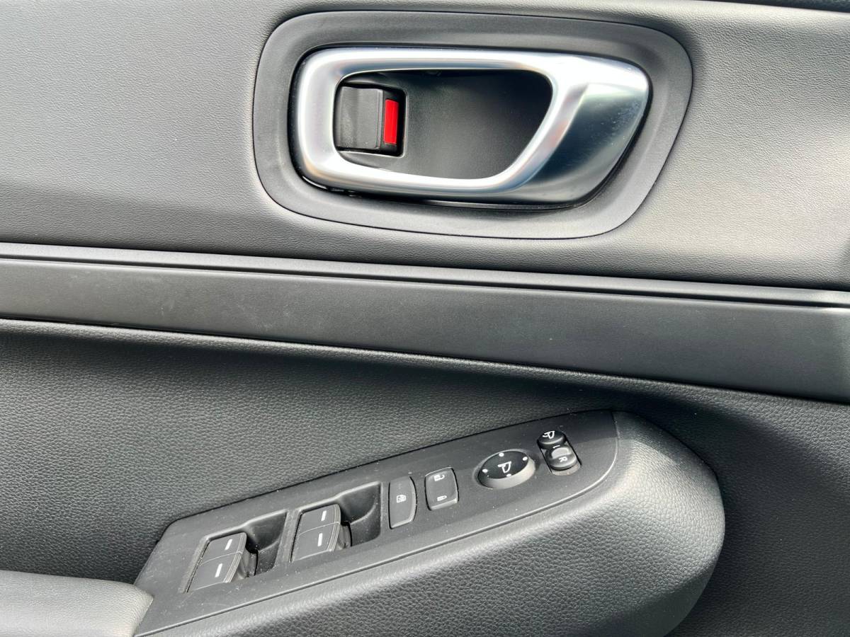 Honda HR-V Honda HR-V 1.5 e:HEV Elegance AUTOMAAT | FULL HYBRID | A. CAMERA | APPLE CARPLAY/ANDROID AUTO | STOELVERWARMING | FULL MAPP NAVIGATIE | NED. AUTO | 1e EIGENAAR |