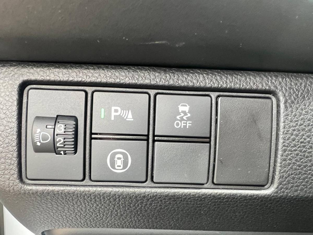 Honda HR-V Honda HR-V 1.5 e:HEV Elegance AUTOMAAT | FULL HYBRID | A. CAMERA | APPLE CARPLAY/ANDROID AUTO | STOELVERWARMING | FULL MAPP NAVIGATIE | NED. AUTO | 1e EIGENAAR |
