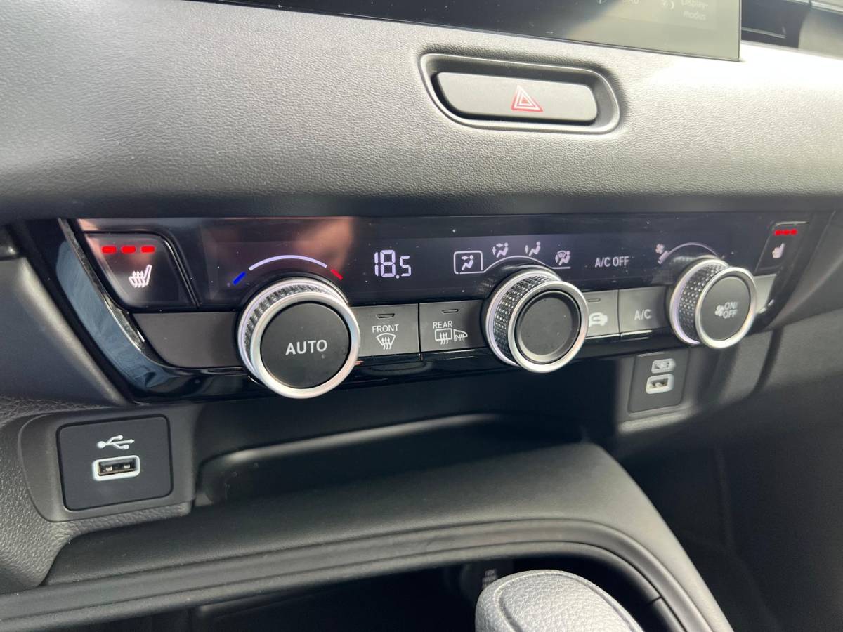 Honda HR-V Honda HR-V 1.5 e:HEV Elegance AUTOMAAT | FULL HYBRID | A. CAMERA | APPLE CARPLAY/ANDROID AUTO | STOELVERWARMING | FULL MAPP NAVIGATIE | NED. AUTO | 1e EIGENAAR |