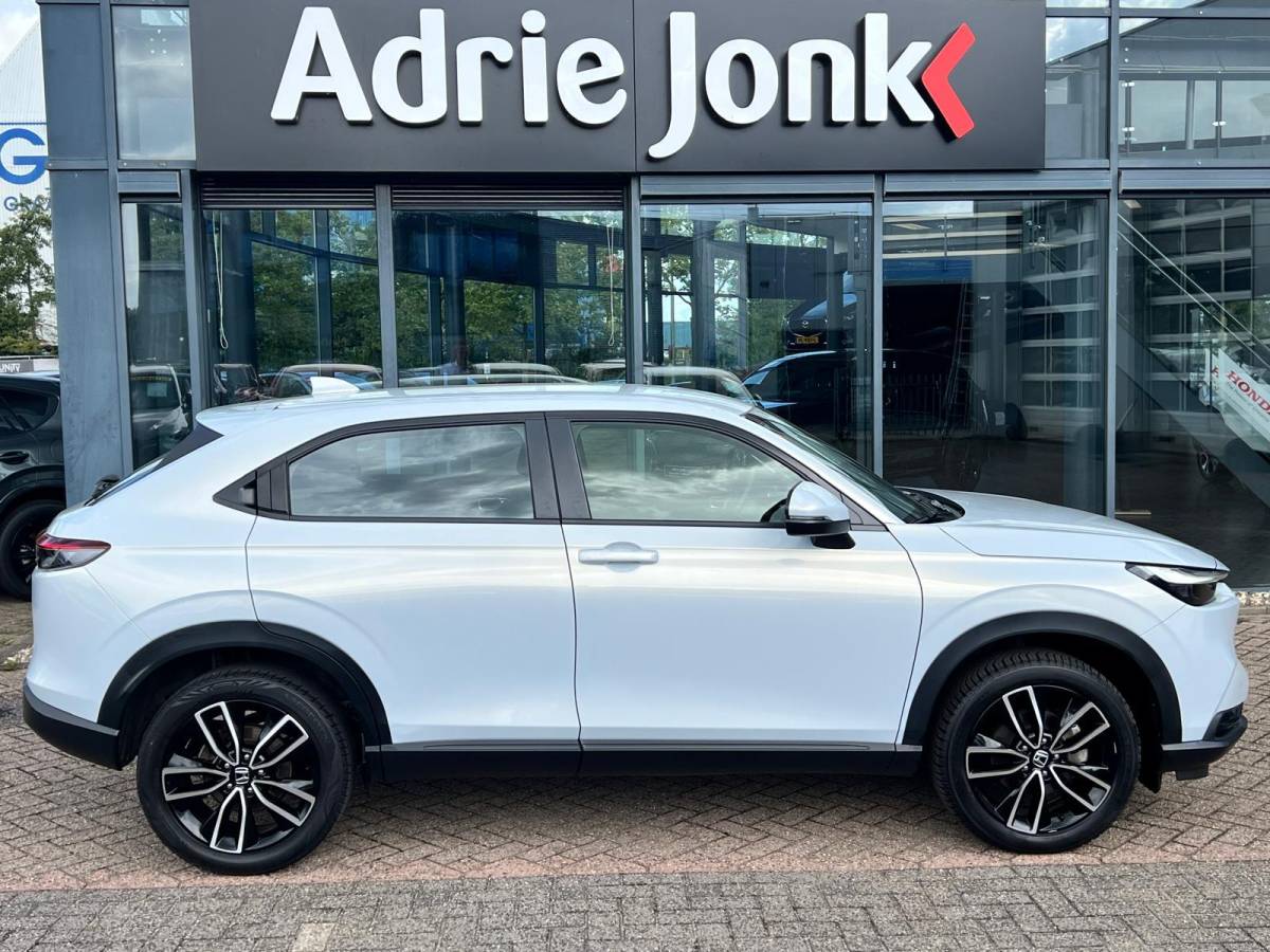 Honda HR-V Honda HR-V 1.5 e:HEV Elegance AUTOMAAT | FULL HYBRID | A. CAMERA | APPLE CARPLAY/ANDROID AUTO | STOELVERWARMING | FULL MAPP NAVIGATIE | NED. AUTO | 1e EIGENAAR |