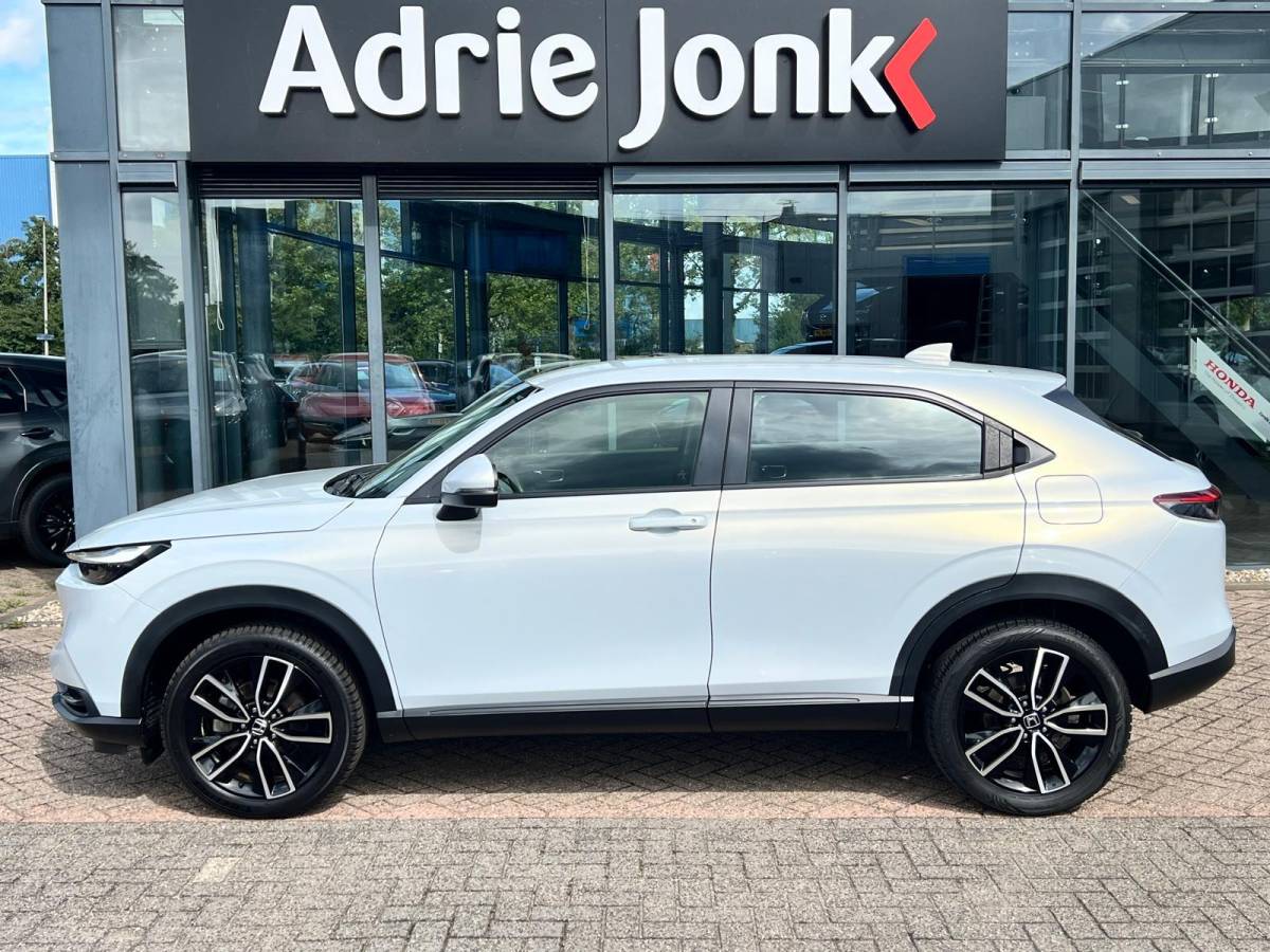 Honda HR-V Honda HR-V 1.5 e:HEV Elegance AUTOMAAT | FULL HYBRID | A. CAMERA | APPLE CARPLAY/ANDROID AUTO | STOELVERWARMING | FULL MAPP NAVIGATIE | NED. AUTO | 1e EIGENAAR |