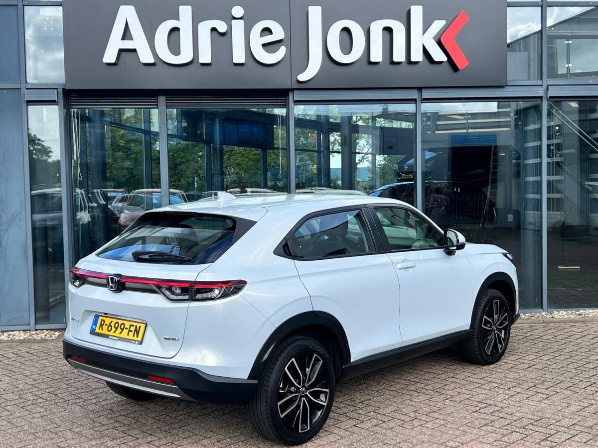 Honda HR-V Honda HR-V 1.5 e:HEV Elegance AUTOMAAT | FULL HYBRID | A. CAMERA | APPLE CARPLAY/ANDROID AUTO | STOELVERWARMING | FULL MAPP NAVIGATIE | NED. AUTO | 1e EIGENAAR |