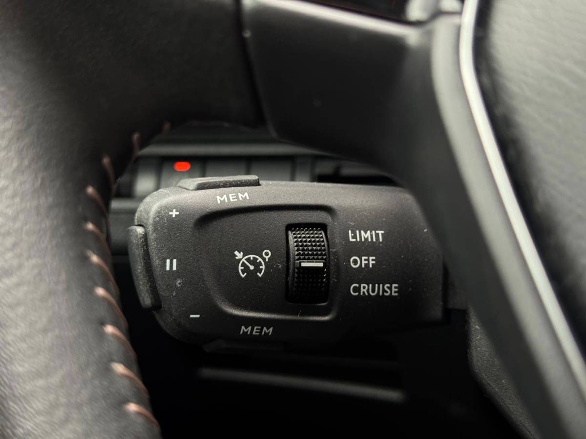 Peugeot 3008 Peugeot 3008 1.2 PureTech Active Pack | 12-2021 | Camera | Cruise