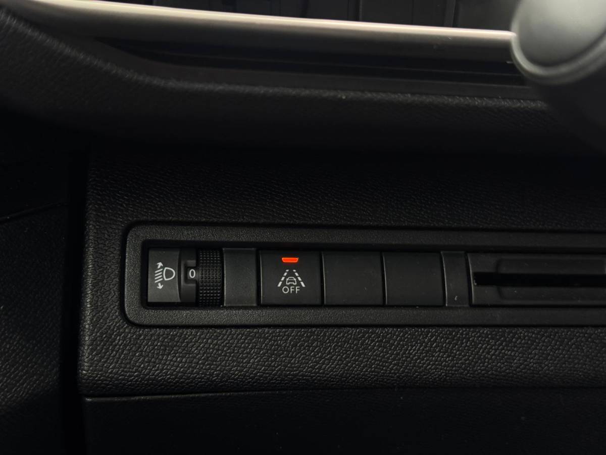 Peugeot 3008 Peugeot 3008 1.2 PureTech Active Pack | 12-2021 | Camera | Cruise
