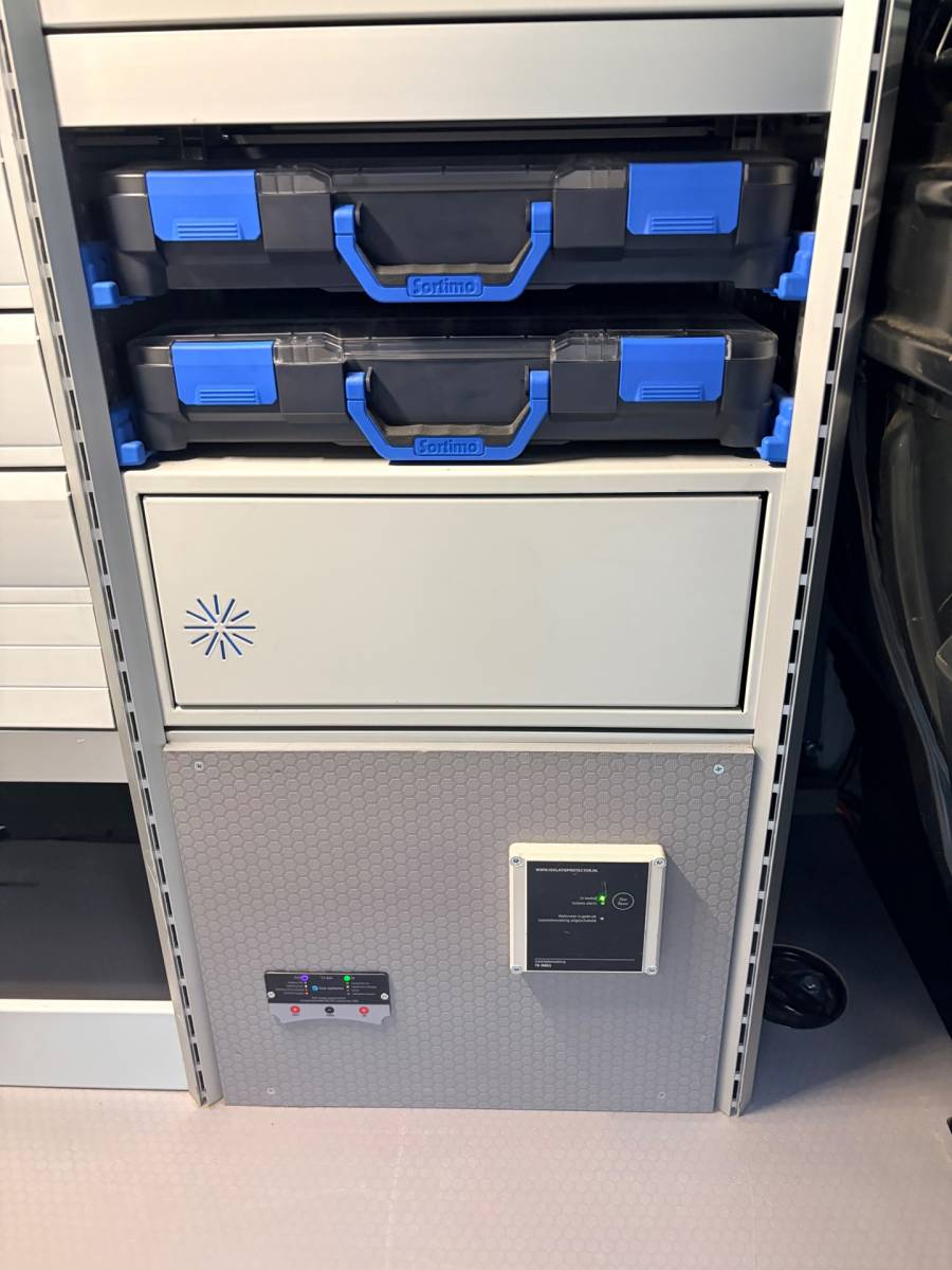 Ford Transit Connect Ford Transit Connect L2H1 Servicewagen 1.5 100pk EcoBlue Trend 3persoons, Sortimo kasten, V230 omvormer, RIJKLAARPRIJS!