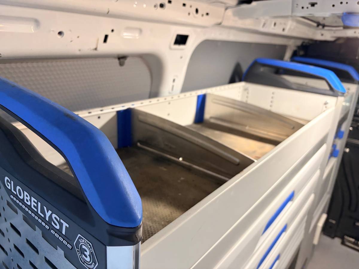 Ford Transit Connect Ford Transit Connect L2H1 Servicewagen 1.5 100pk EcoBlue Trend 3persoons, Sortimo kasten, V230 omvormer, RIJKLAARPRIJS!