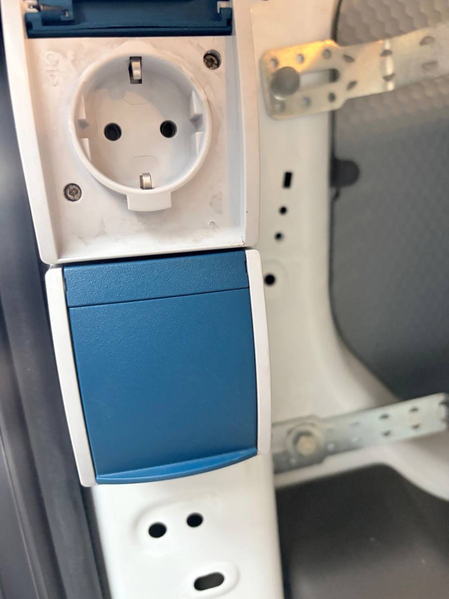 Ford Transit Connect Ford Transit Connect L2H1 Servicewagen 1.5 100pk EcoBlue Trend 3persoons, Sortimo kasten, V230 omvormer, RIJKLAARPRIJS!