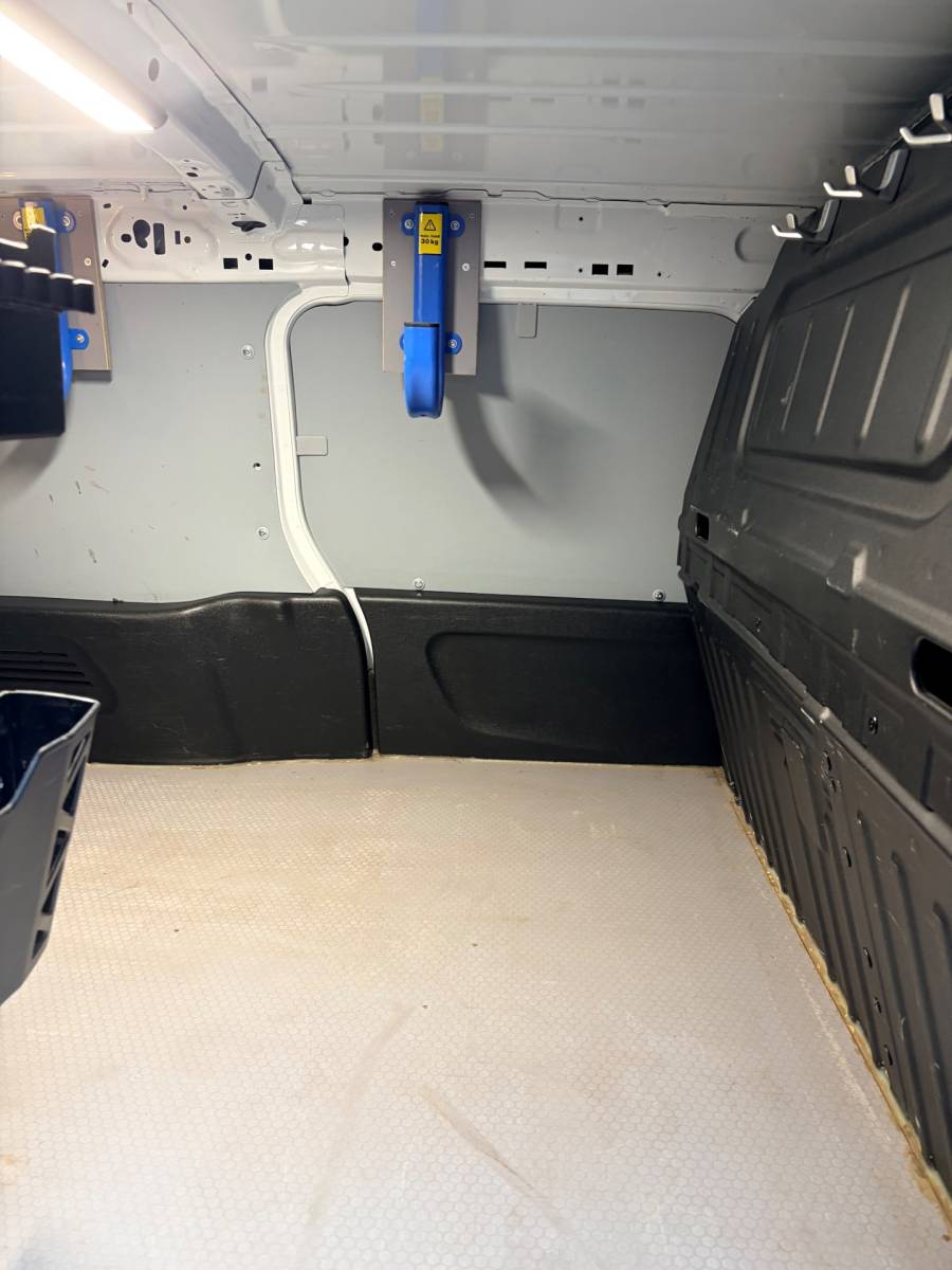 Opel Combo Opel Combo L2H1 Servicewagen 1.5D 100pk Edition, Sortimo inrichting, Groot scherm/navigatie, Trekhaak, RIJKLAARPRIJS!