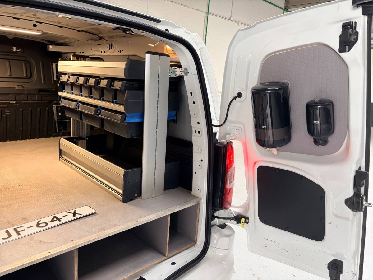 Opel Combo Opel Combo L2H1 Servicewagen 1.5D 100pk Edition, Sortimo inrichting, Groot scherm/navigatie, Trekhaak, RIJKLAARPRIJS!