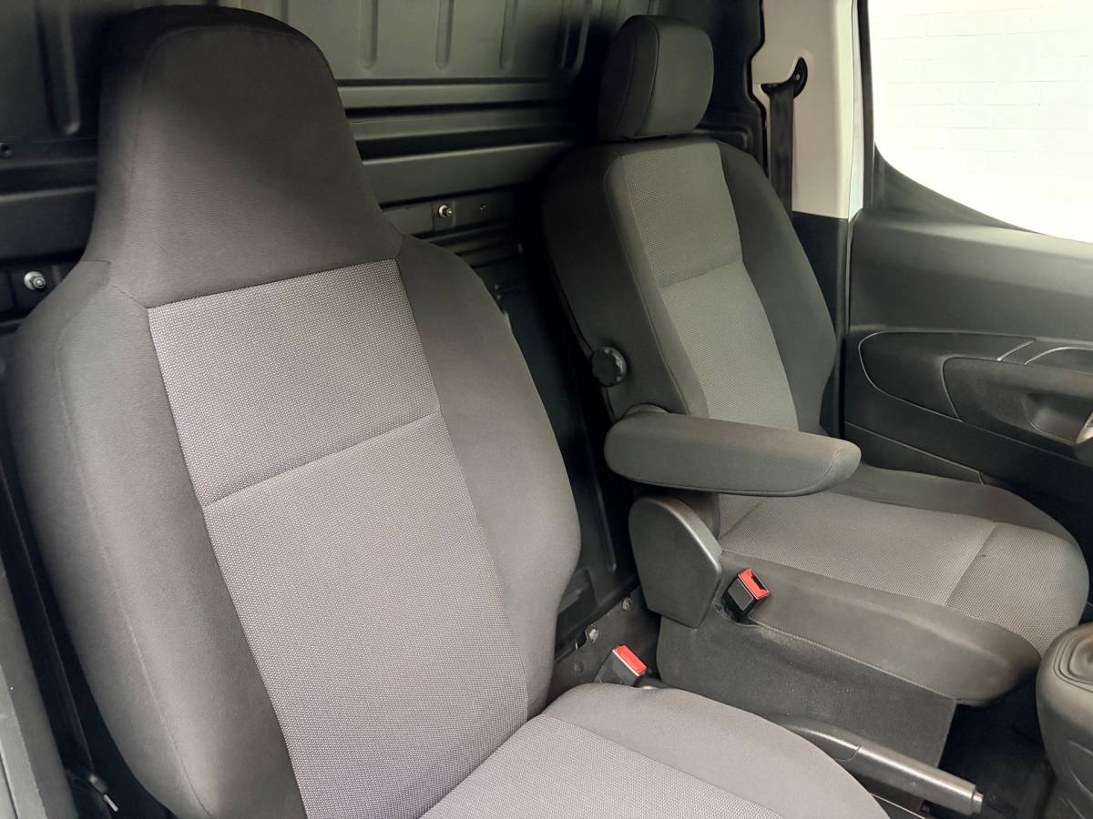 Opel Combo Opel Combo L2H1 Servicewagen 1.5D 100pk Edition, Sortimo inrichting, Groot scherm/navigatie, Trekhaak, RIJKLAARPRIJS!