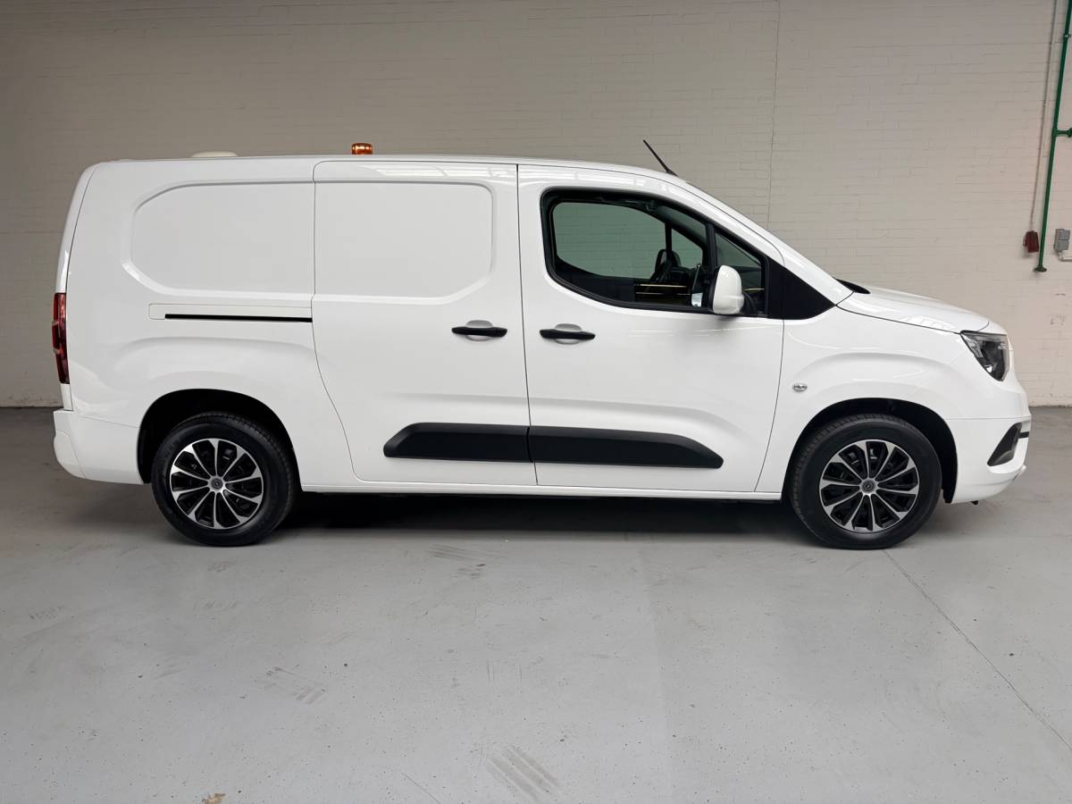 Opel Combo Opel Combo L2H1 Servicewagen 1.5D 100pk Edition, Sortimo inrichting, Groot scherm/navigatie, Trekhaak, RIJKLAARPRIJS!