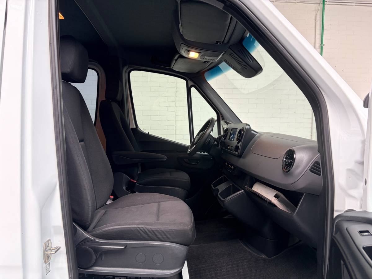 Mercedes-Benz Sprinter Mercedes-Benz Sprinter Dubbel Cabine Automaat 315 1.9 CDI 150pk L2H1 Imperiaal, Inrichting, Omvormer, Trekhaak, RIJKLAARPRIJS