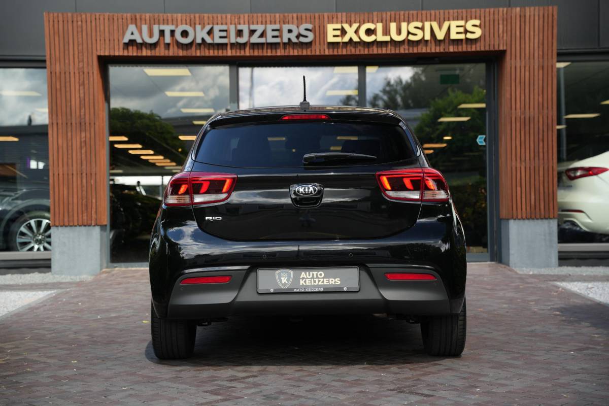 Kia Rio Kia Rio 1.0 TGDI DynamicLine Platinum Edition Schuifdak Leer Keyless Stuurverw.