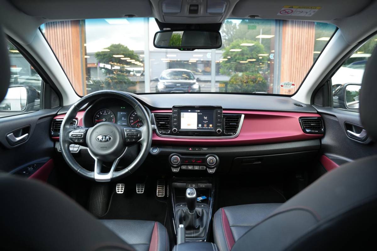 Kia Rio Kia Rio 1.0 TGDI DynamicLine Platinum Edition Schuifdak Leer Keyless Stuurverw.