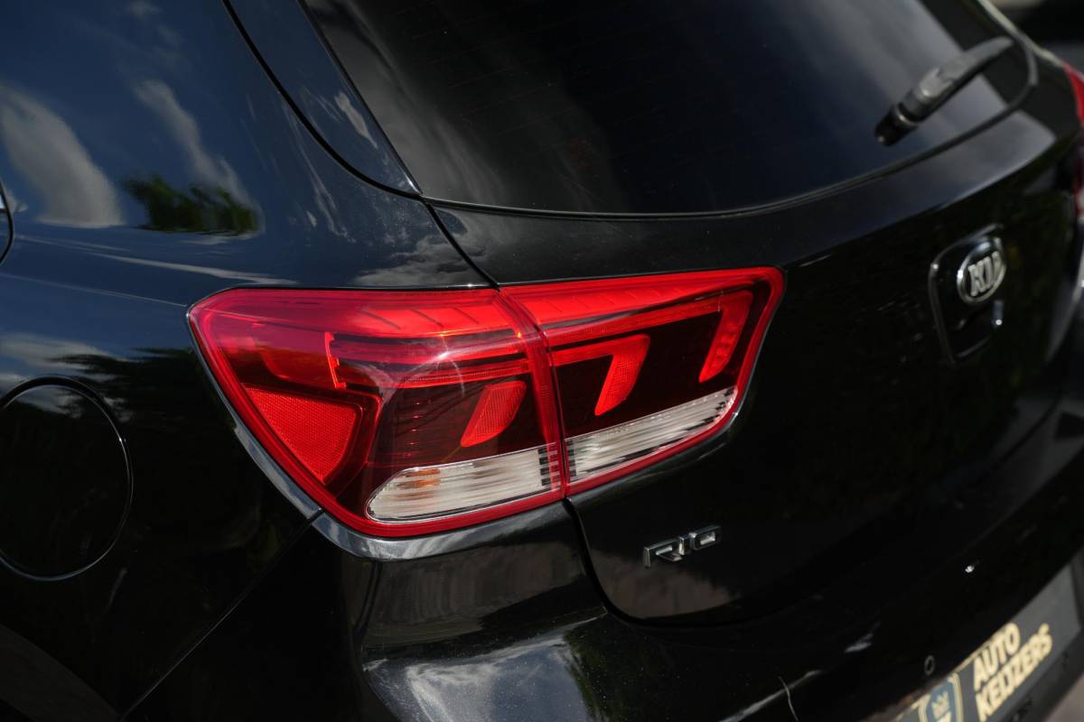 Kia Rio Kia Rio 1.0 TGDI DynamicLine Platinum Edition Schuifdak Leer Keyless Stuurverw.