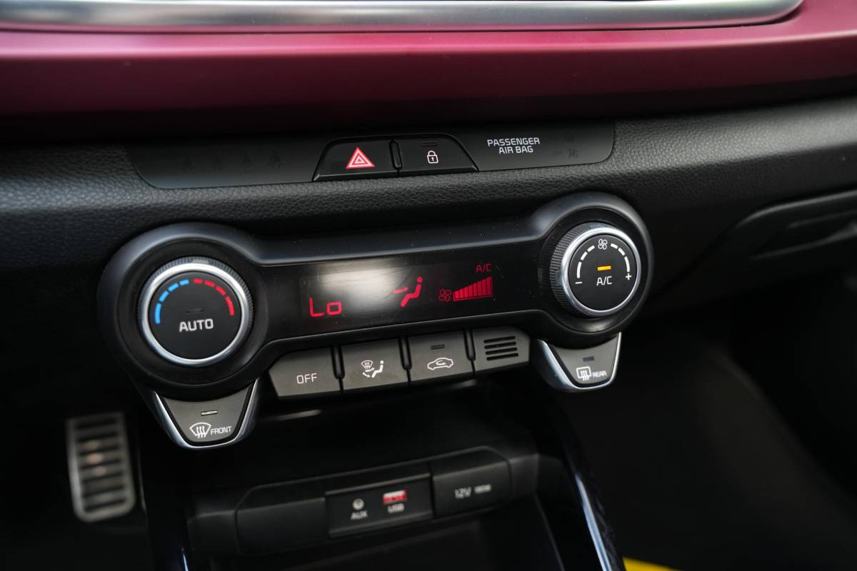Kia Rio Kia Rio 1.0 TGDI DynamicLine Platinum Edition Schuifdak Leer Keyless Stuurverw.